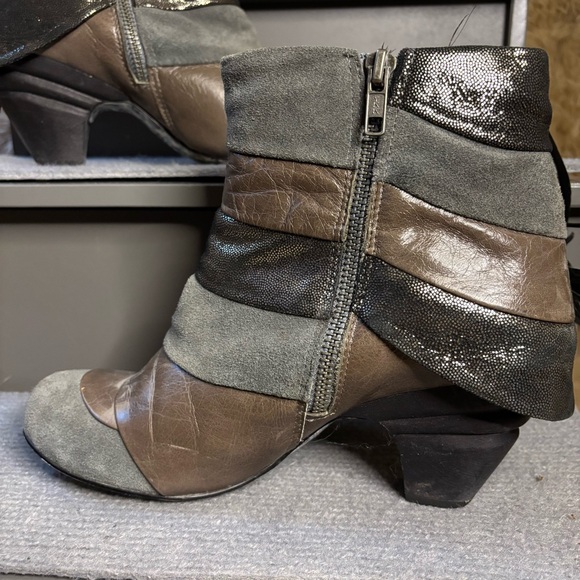 Irregular Choice Owl Booties - Picture 5 of 8